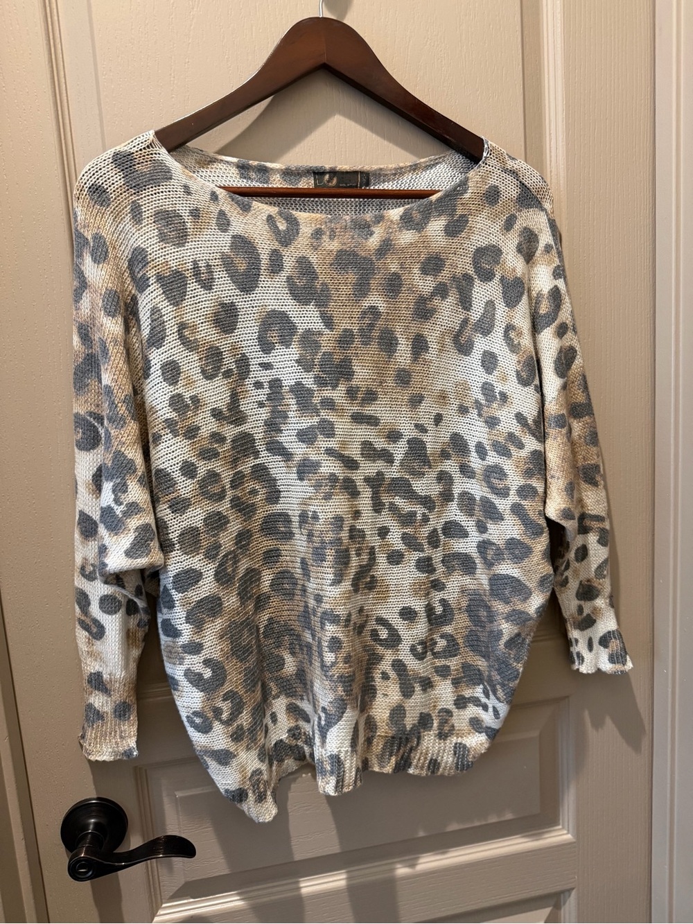 Leopard Print Scoop Neck Sweater in Cream and Gray